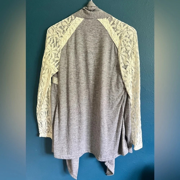 Young Thread NWT Grey Lace Detail Lightweight Cardigan - Size S - Picture 3 of 3